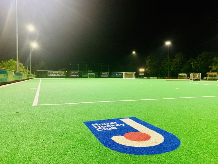 Ook Huizer Hockey Club is voorzien van nieuwe ledverlichting.