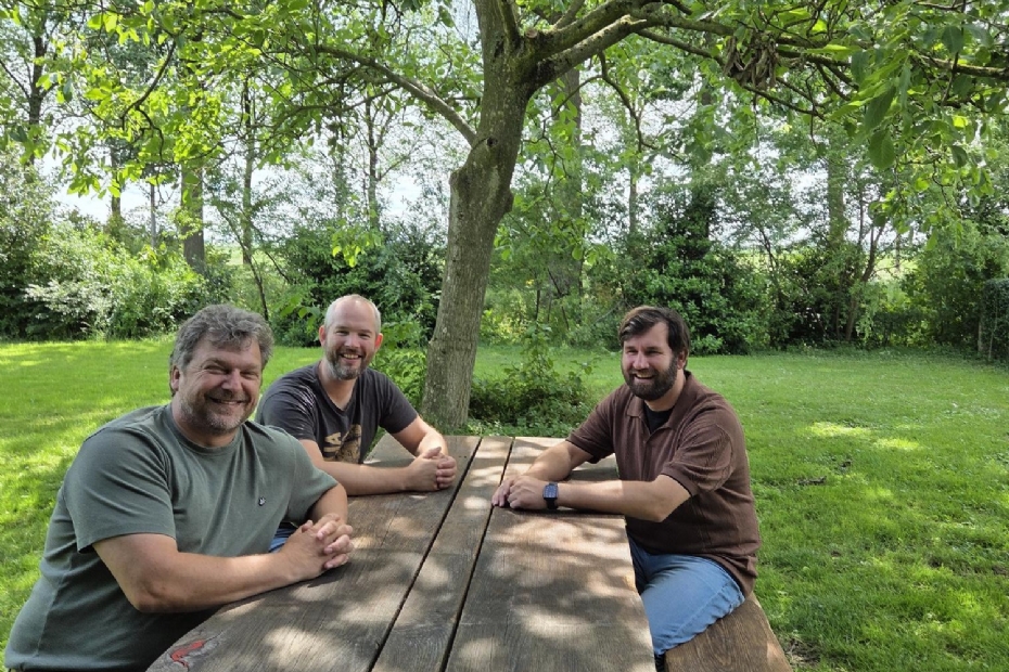 Links: Miklos Suijk en Jildert Jellema. Rechts: Bert van Eck